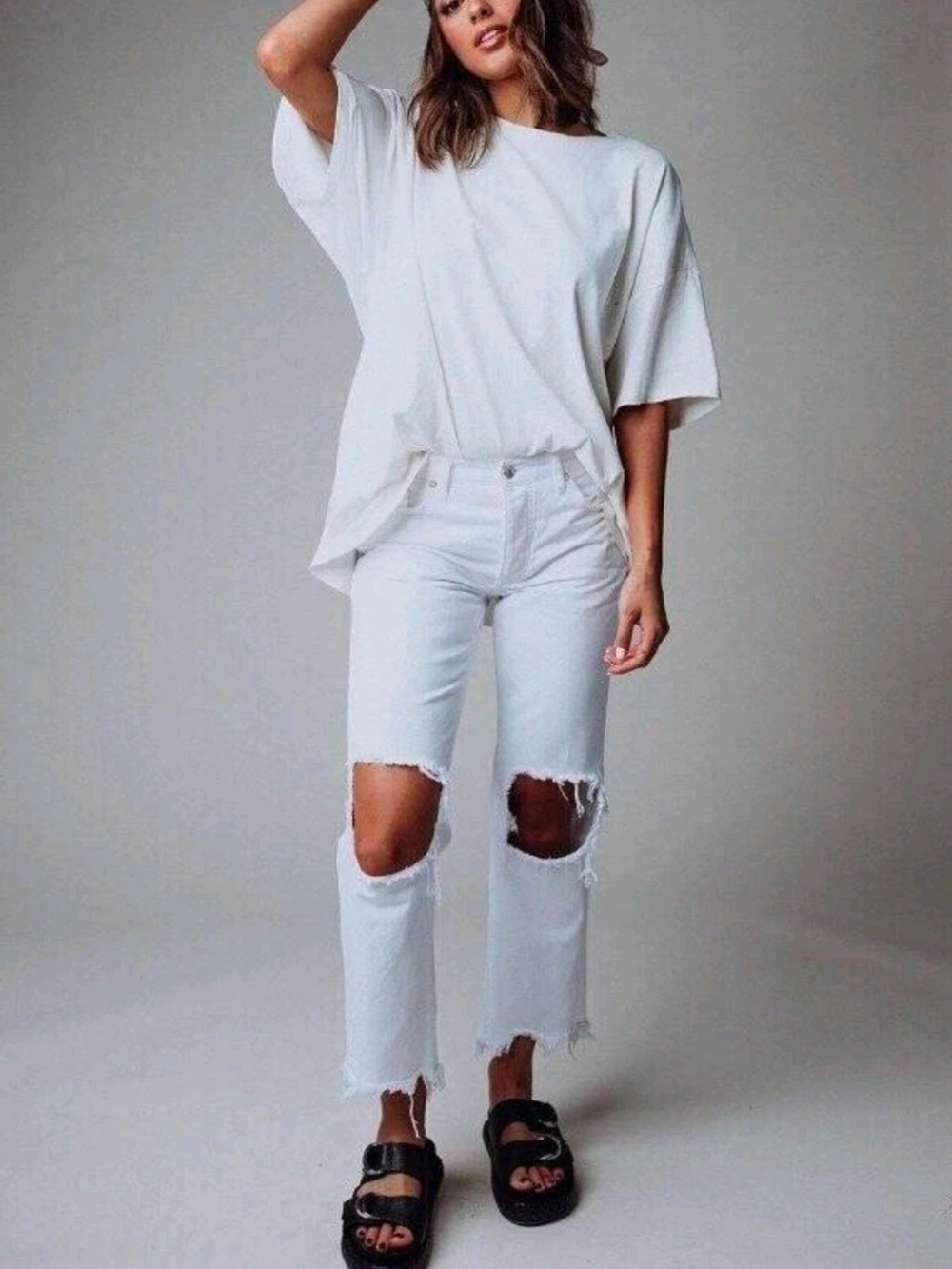 We the free light wash Distressed Knee Straight Jeans - Women